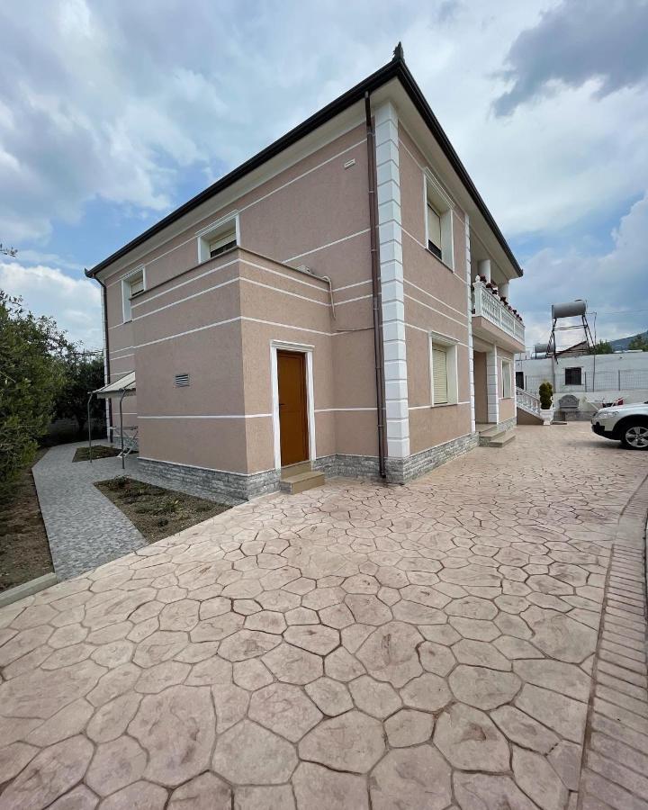 Rent Rooms Loren Влёра Экстерьер фото