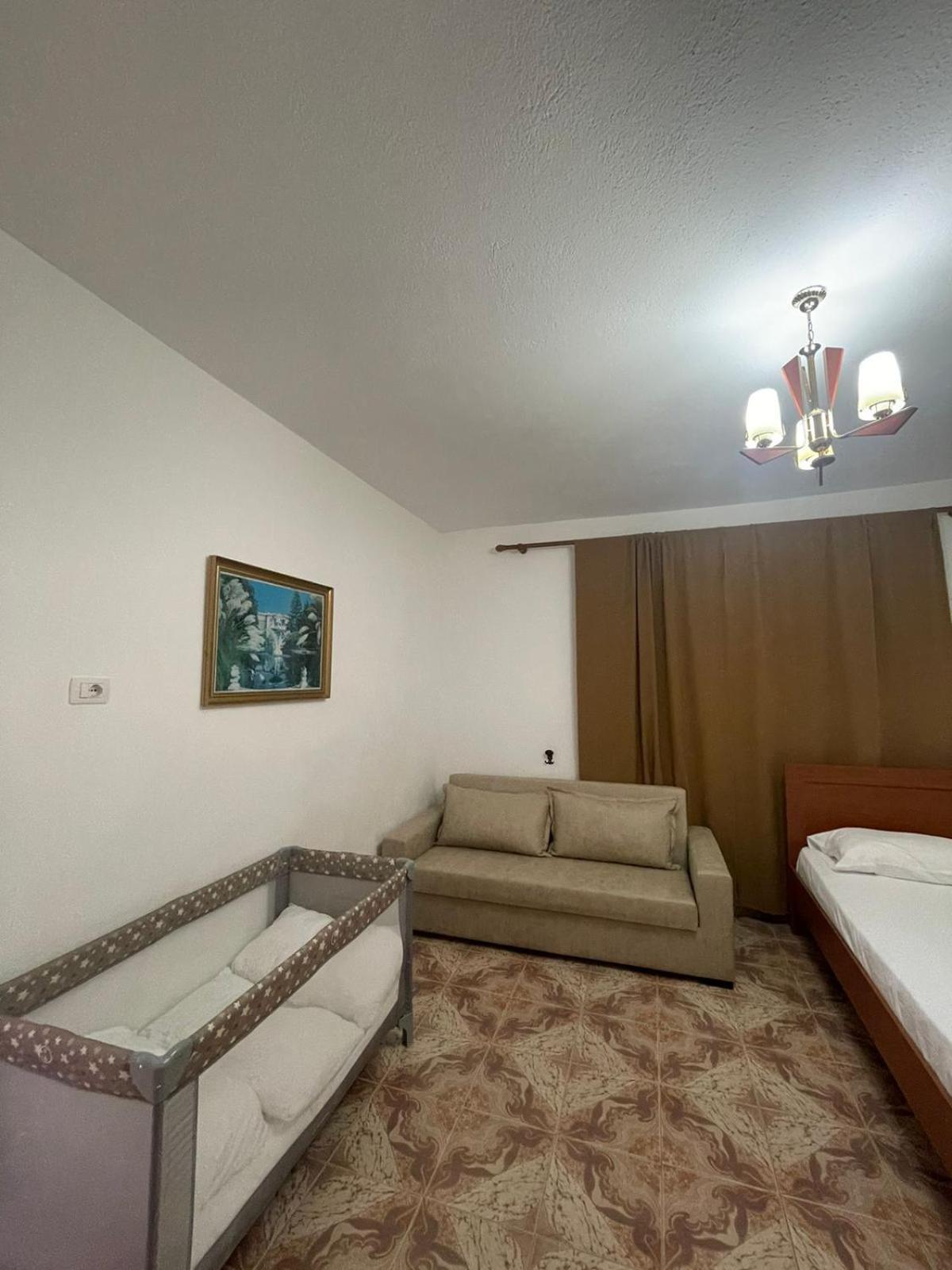Rent Rooms Loren Влёра Экстерьер фото
