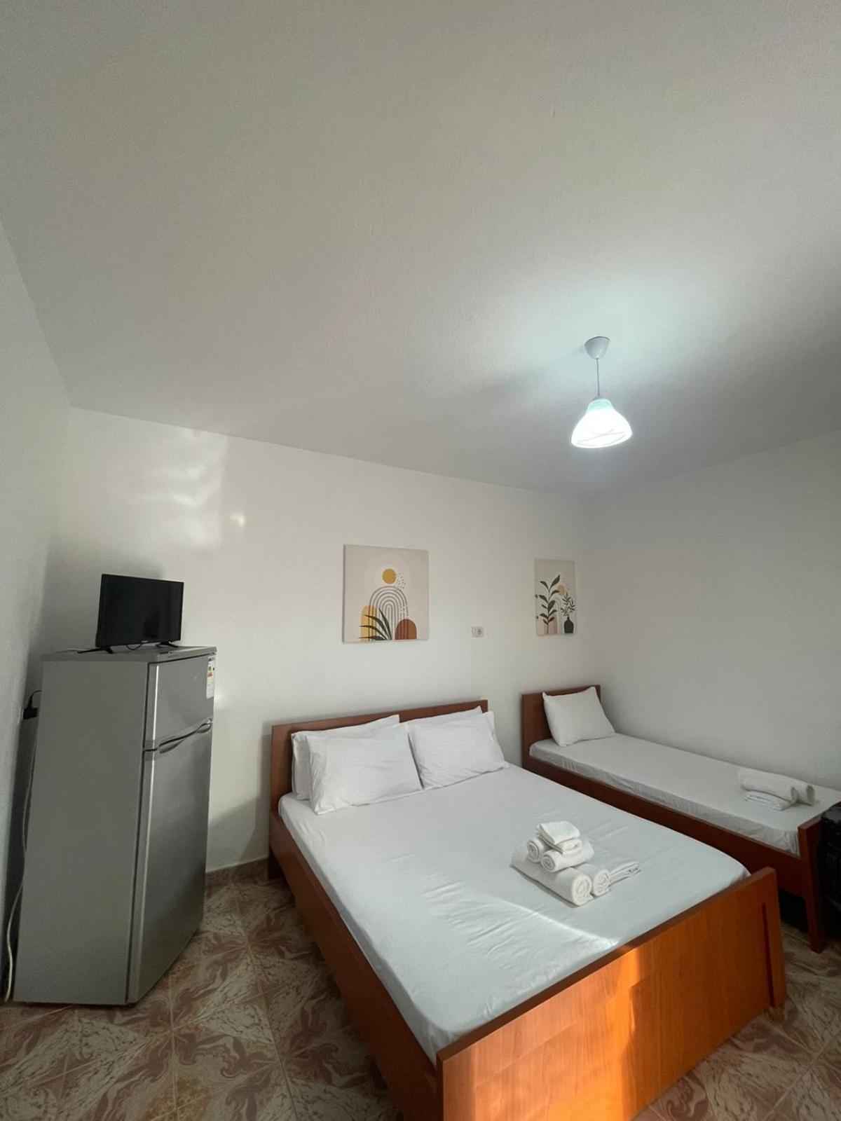 Rent Rooms Loren Влёра Экстерьер фото